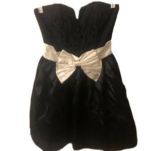 SCOTT MCCLINTOCK Early 90s Vintage Sweetheart Lace Satin Dress 8 Gothcore